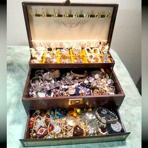 ⚜️ 3 LB Closet Special! High-End Luxe Jewelry Lot – Wearable Gold Silver Glam 💎
